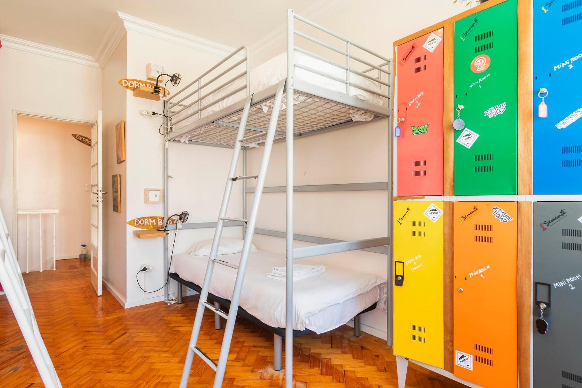Nesha Guesthouse Lisboa Extérieur photo